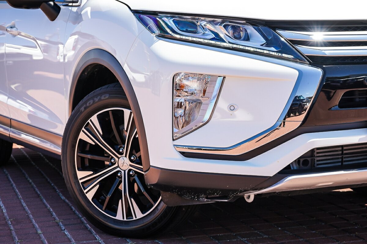 Mitsubishi Eclipse Cross image 2