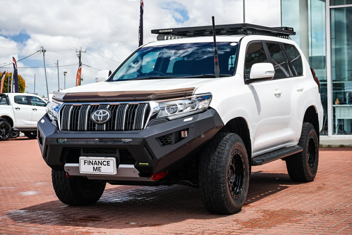 Toyota Landcruiser Prado image 4