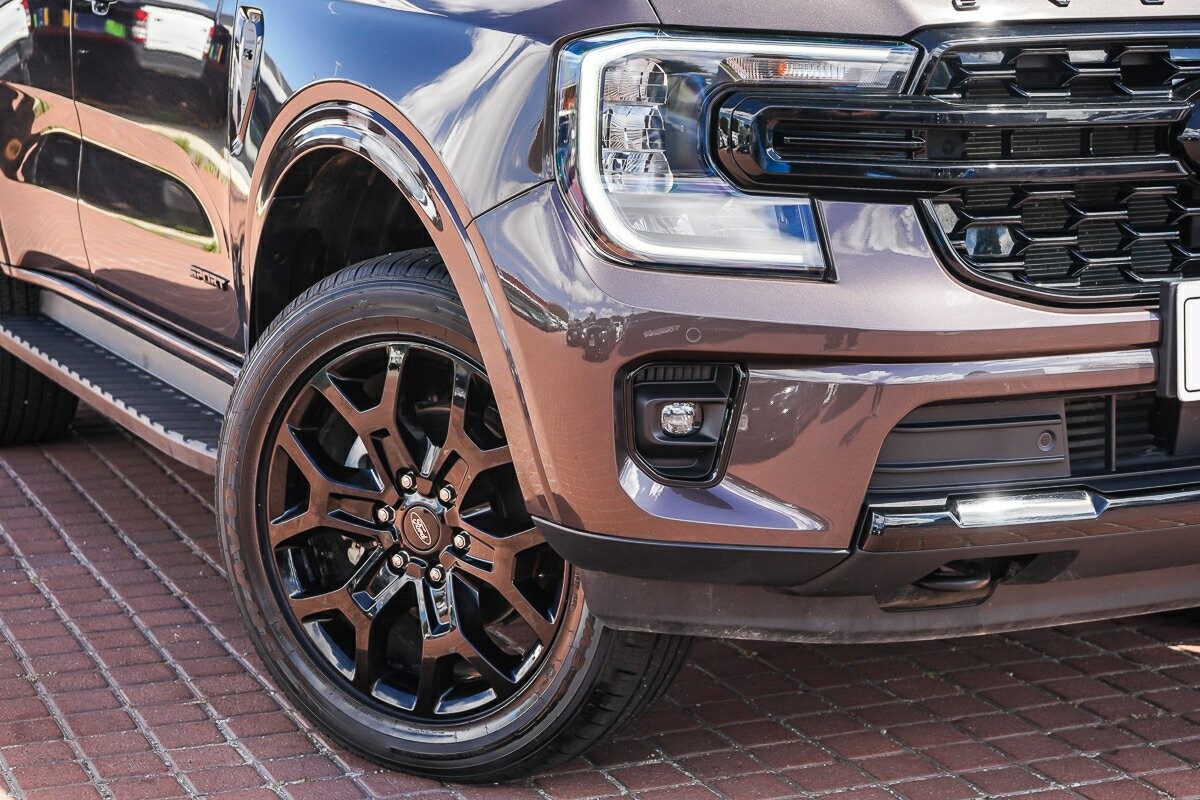 Ford Everest image 2