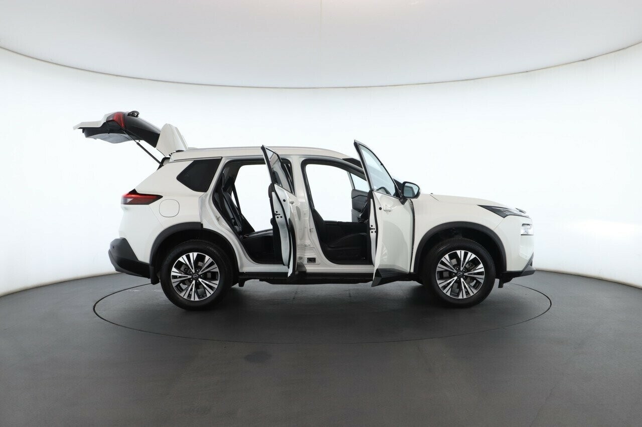 Nissan X-trail image 2