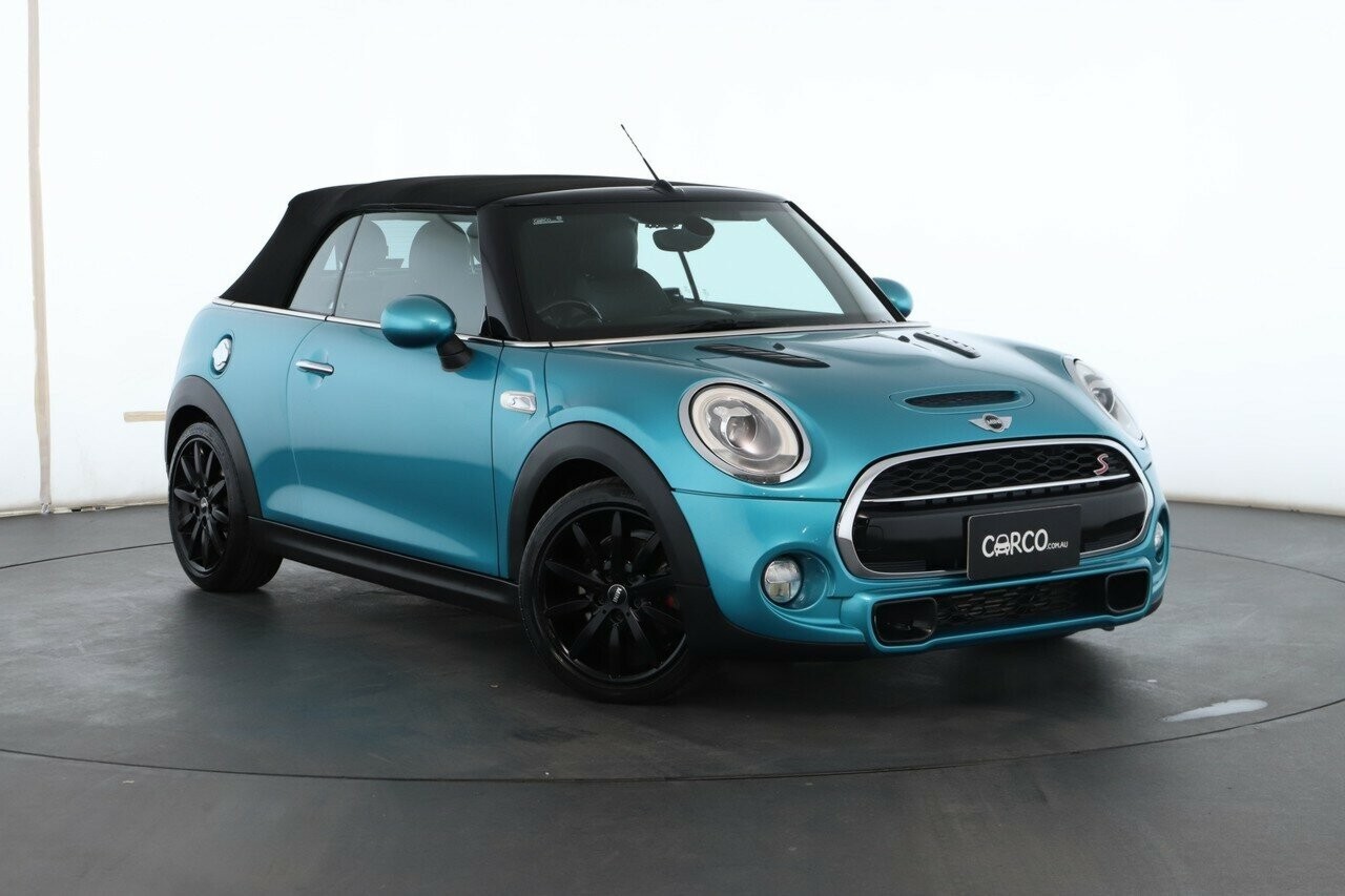 Mini Convertible image 2
