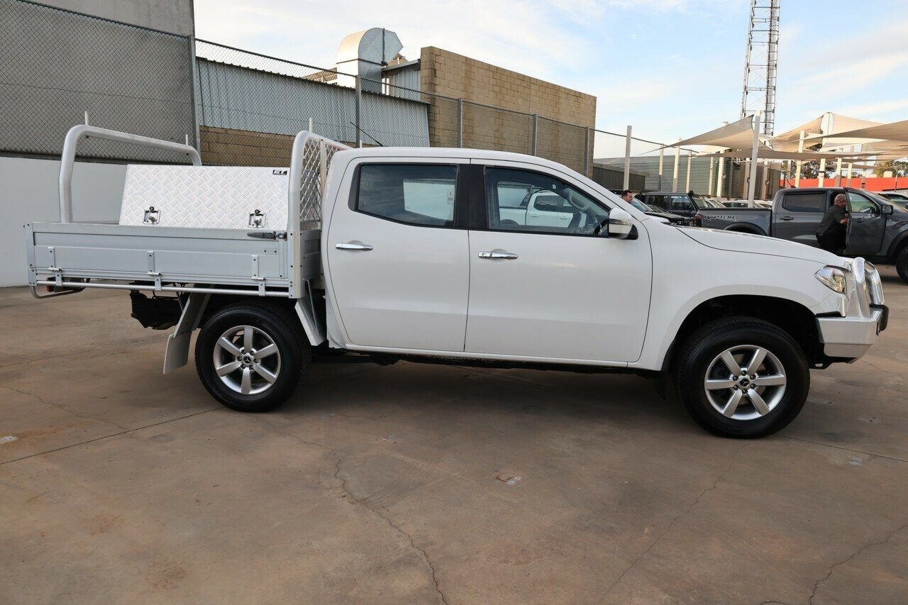 Mercedes Benz X-class image 2