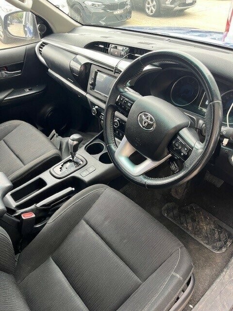 Toyota Hilux image 3