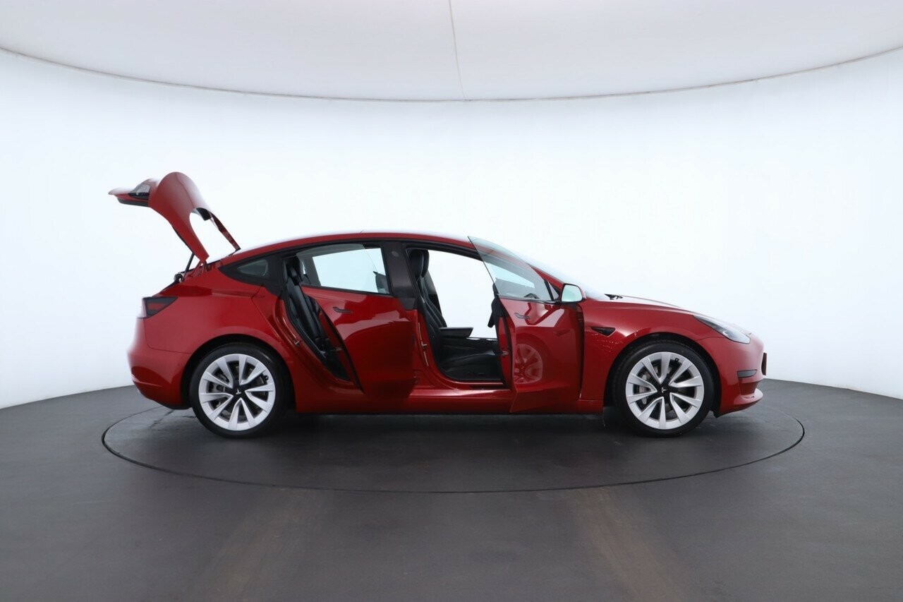 Tesla Model 3 image 2