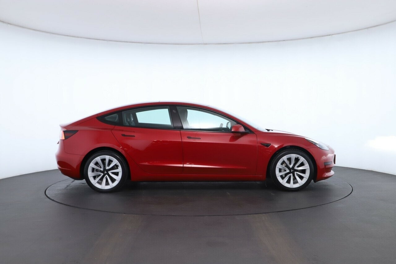 Tesla Model 3 image 3
