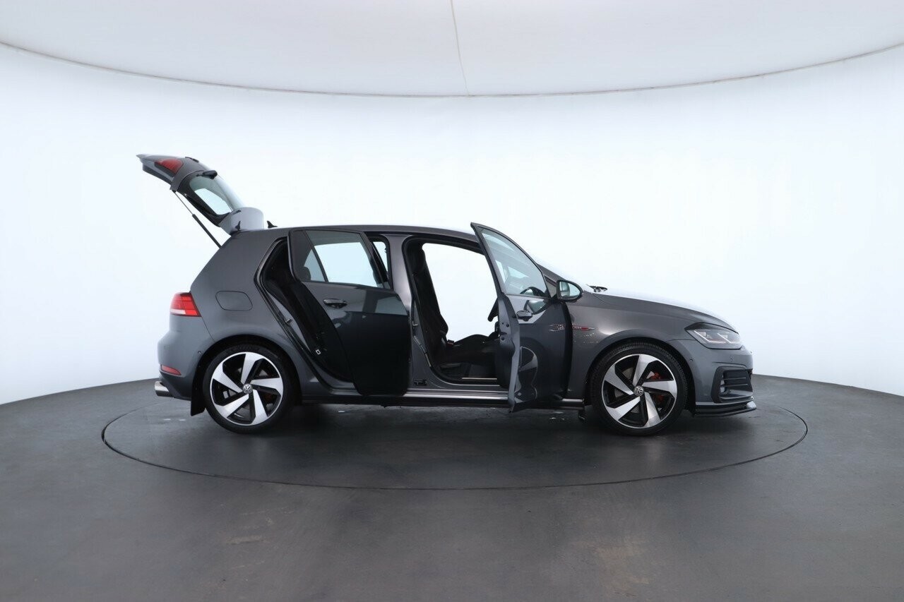 Volkswagen Golf image 2