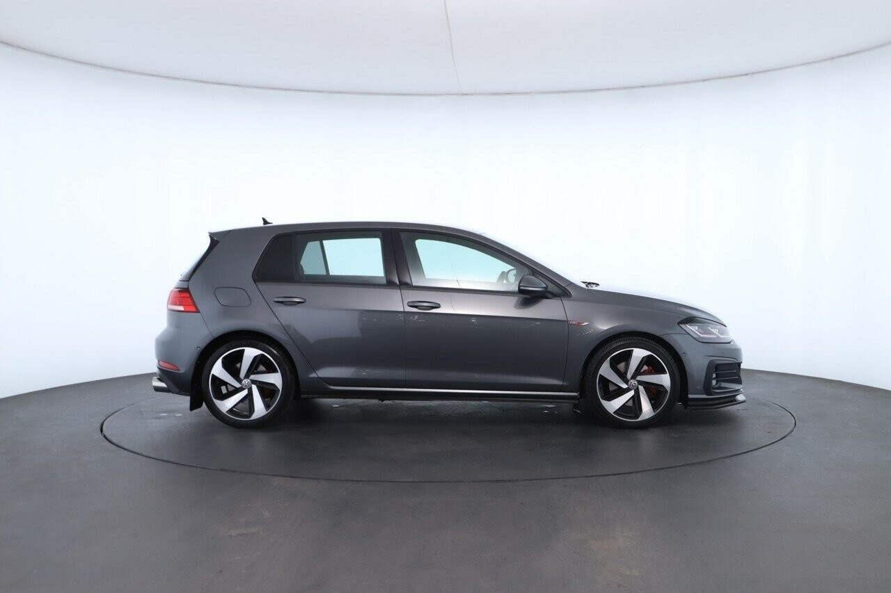 Volkswagen Golf image 3
