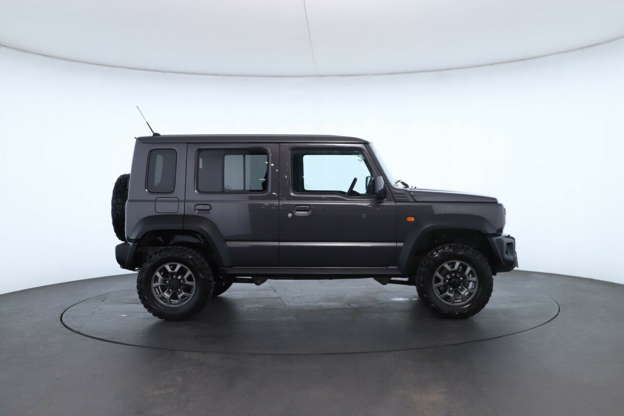 Suzuki Jimny image 2