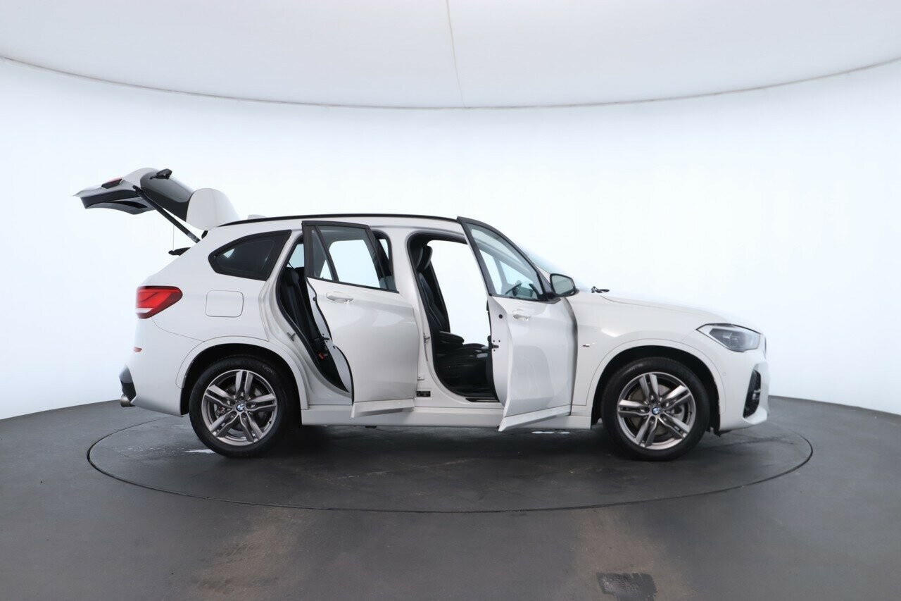BMW X1 image 2