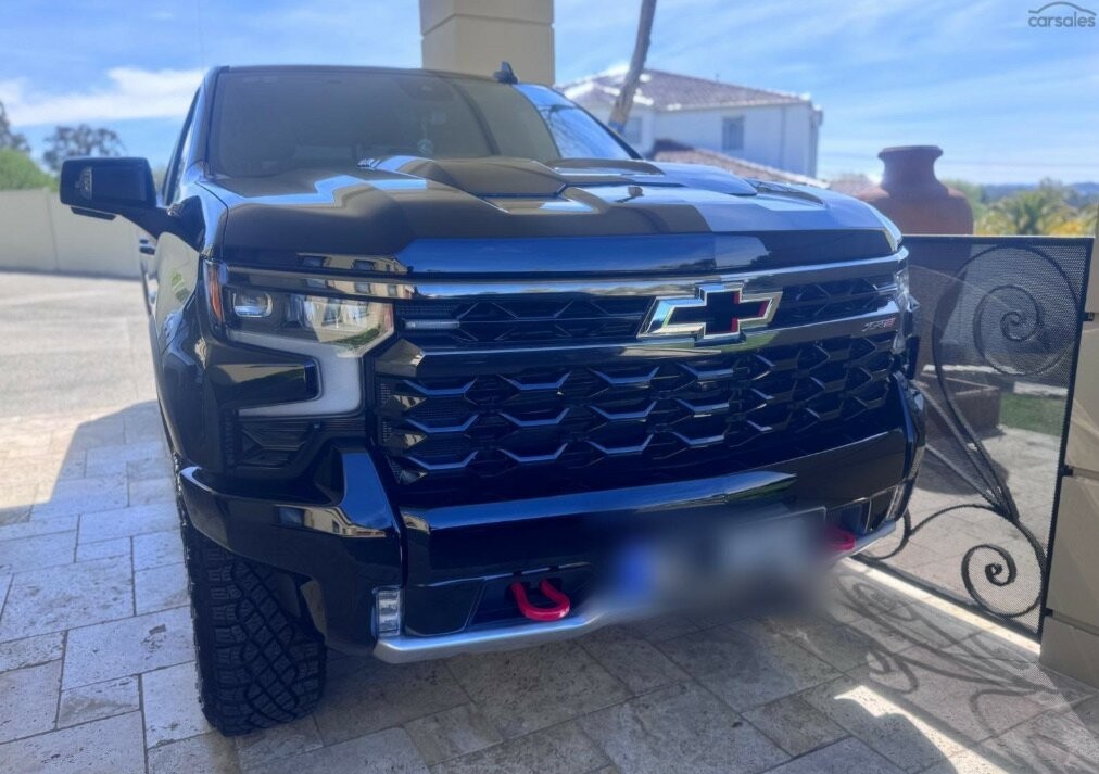 Chevrolet Silverado image 2