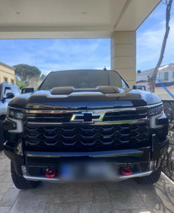 Chevrolet Silverado image 3