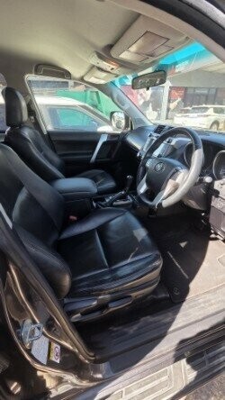 Toyota Landcruiser Prado image 3