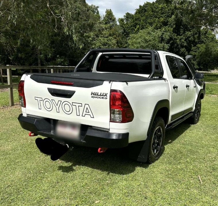 Toyota Hilux image 4