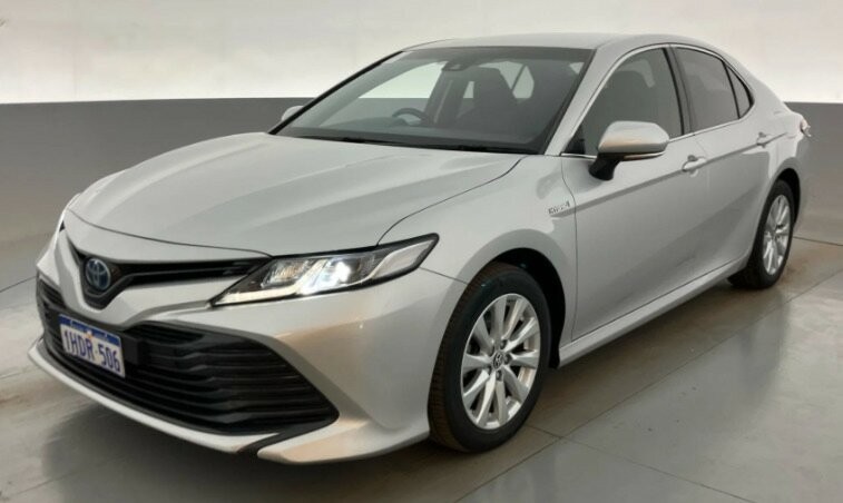 Toyota Camry image 2