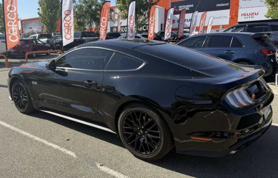 Ford Mustang image 1