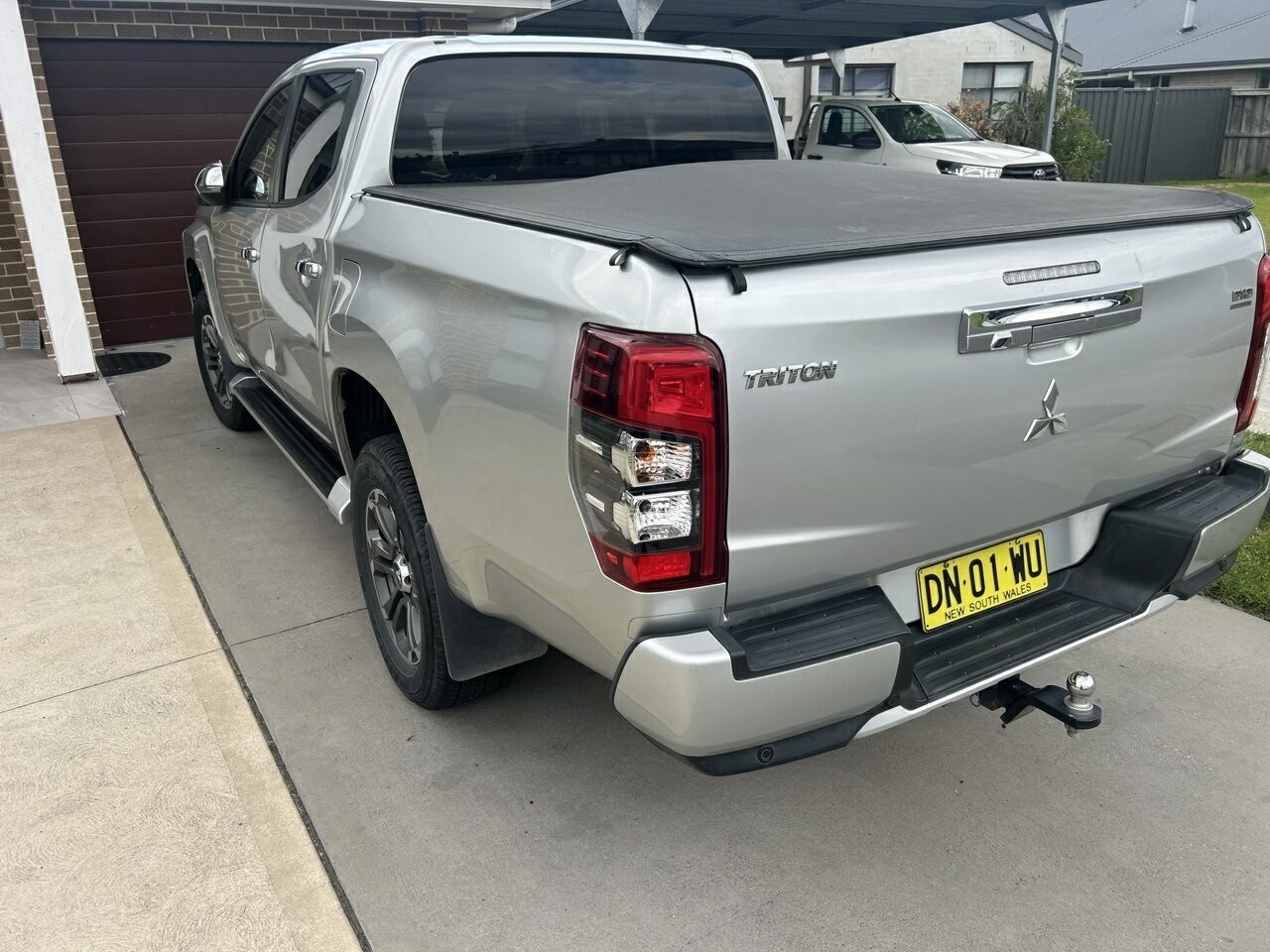 Mitsubishi Triton image 1