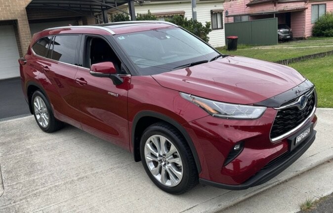 Toyota Kluger image 1