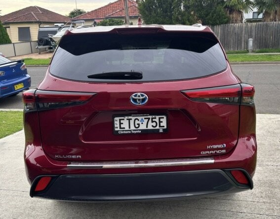 Toyota Kluger image 3