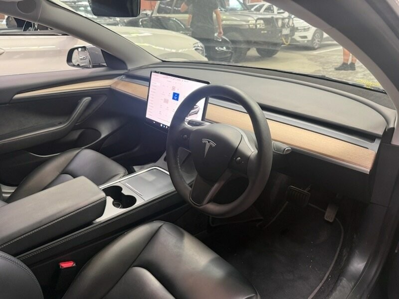 Tesla Model 3 image 3