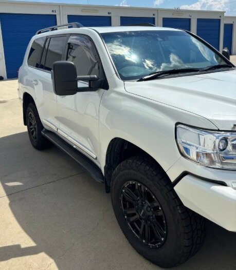 Toyota Landcruiser image 2