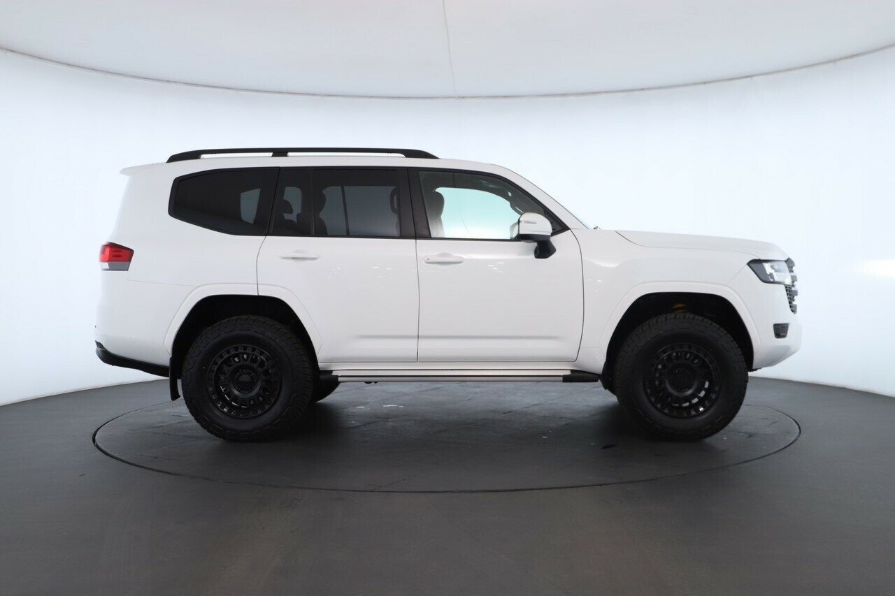 Toyota Landcruiser image 3