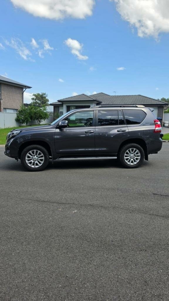 Toyota Landcruiser Prado image 1