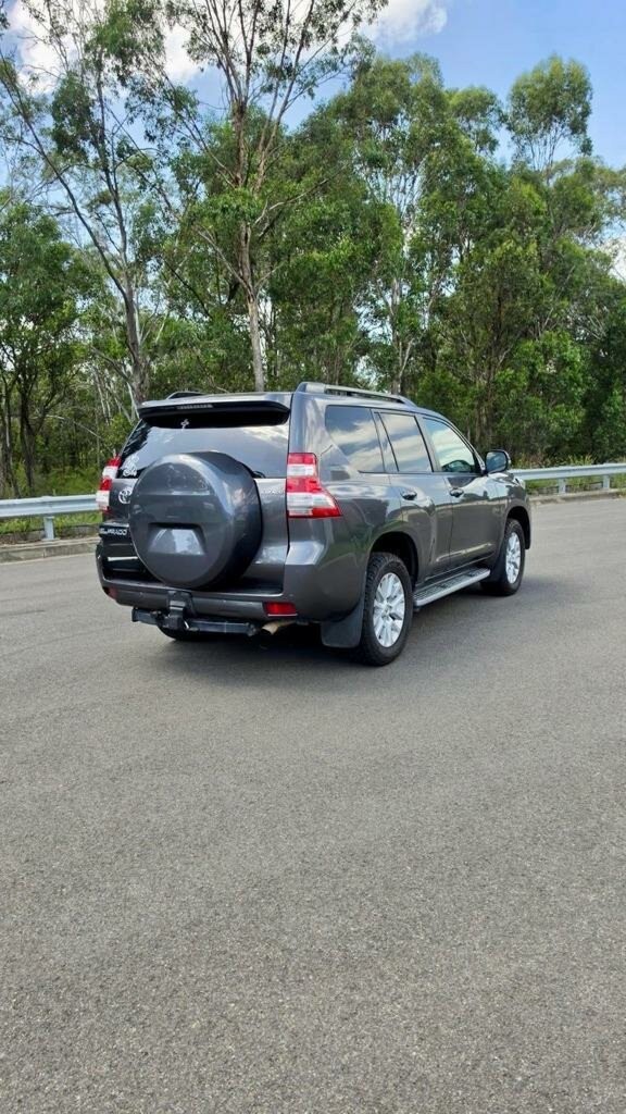Toyota Landcruiser Prado image 2