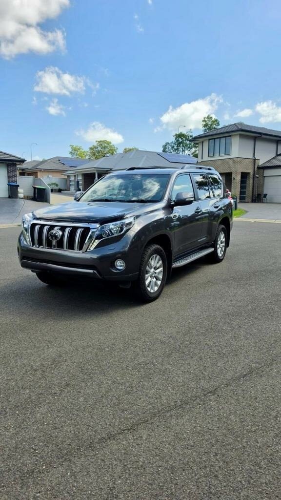 Toyota Landcruiser Prado image 4