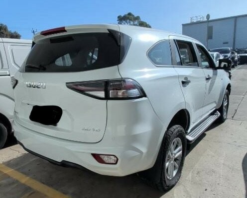 Isuzu Mu-x image 2