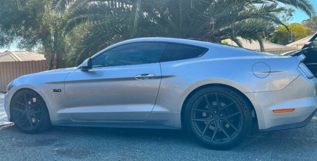 Ford Mustang image 4