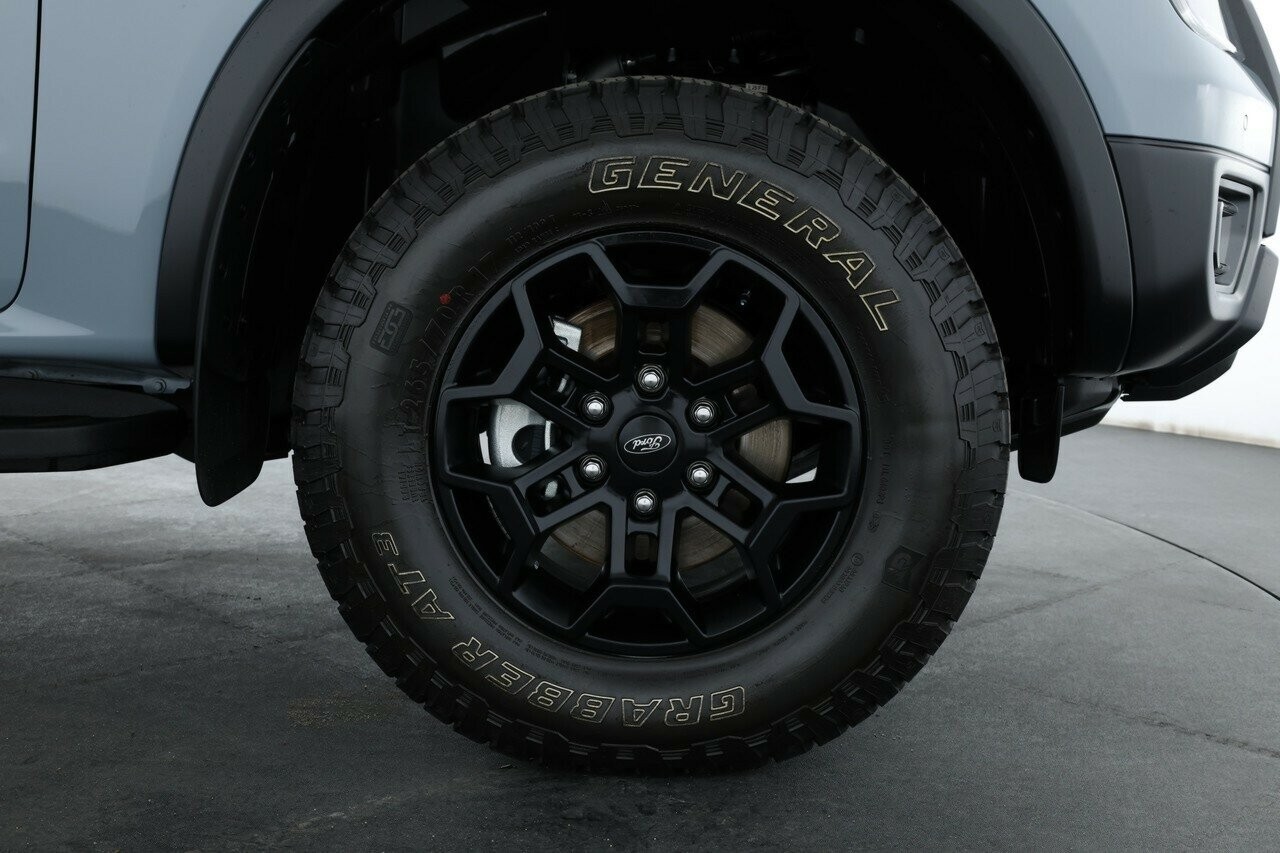 Ford Everest image 4