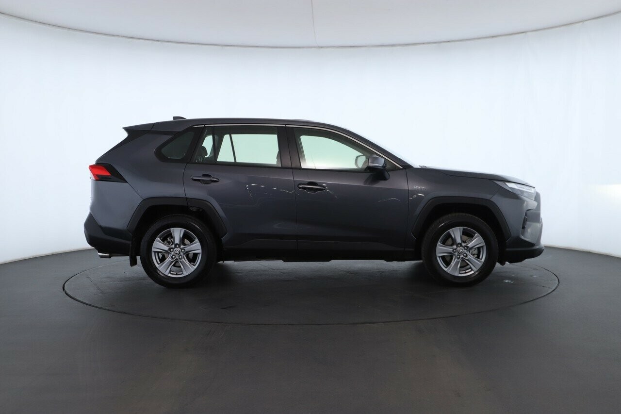 Toyota Rav4 image 3