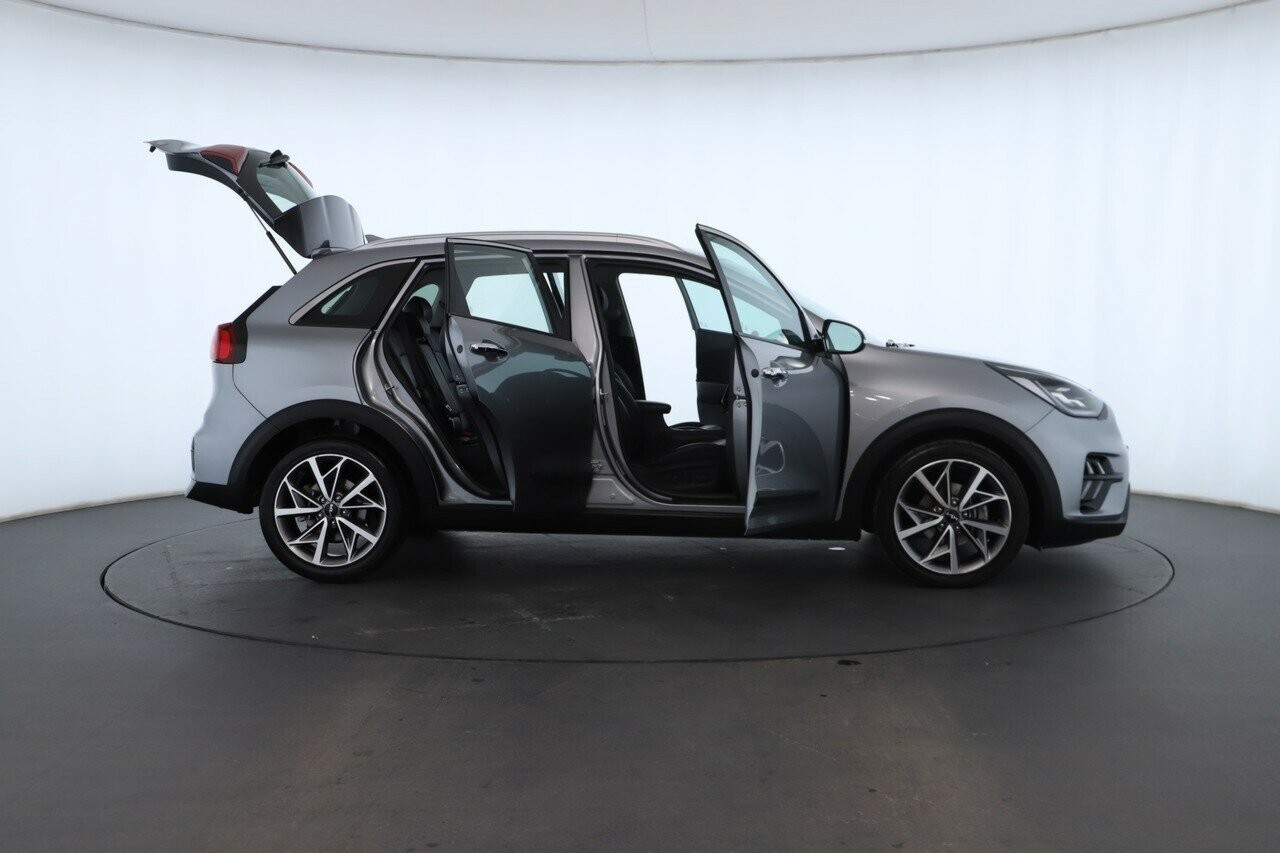 Kia Niro image 2
