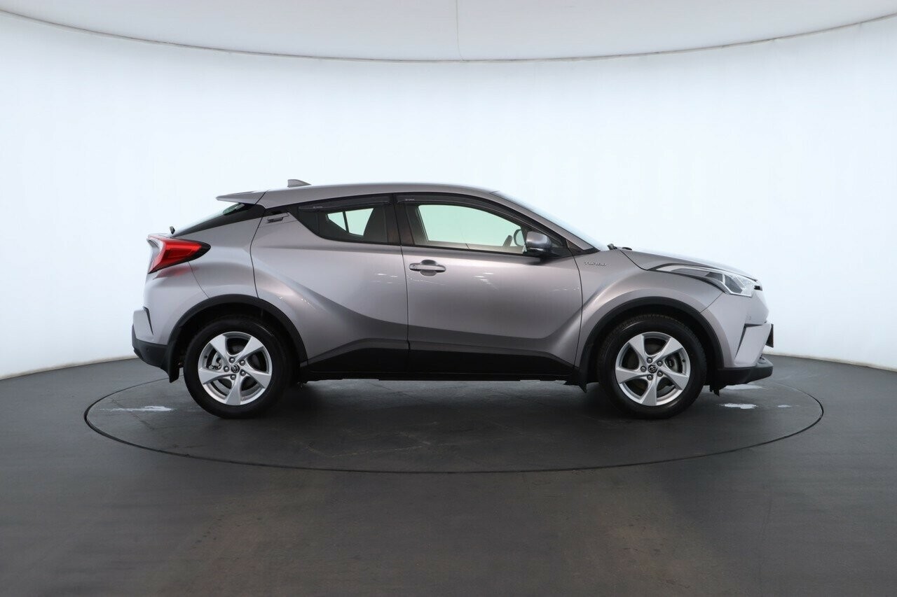 Toyota C-hr image 3