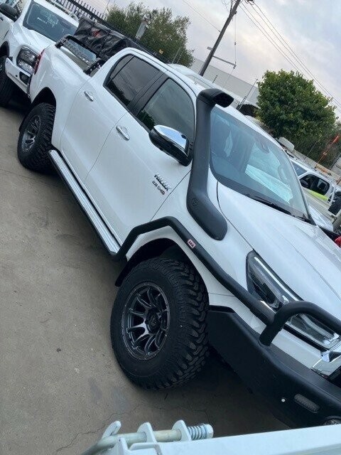 Toyota Hilux image 1