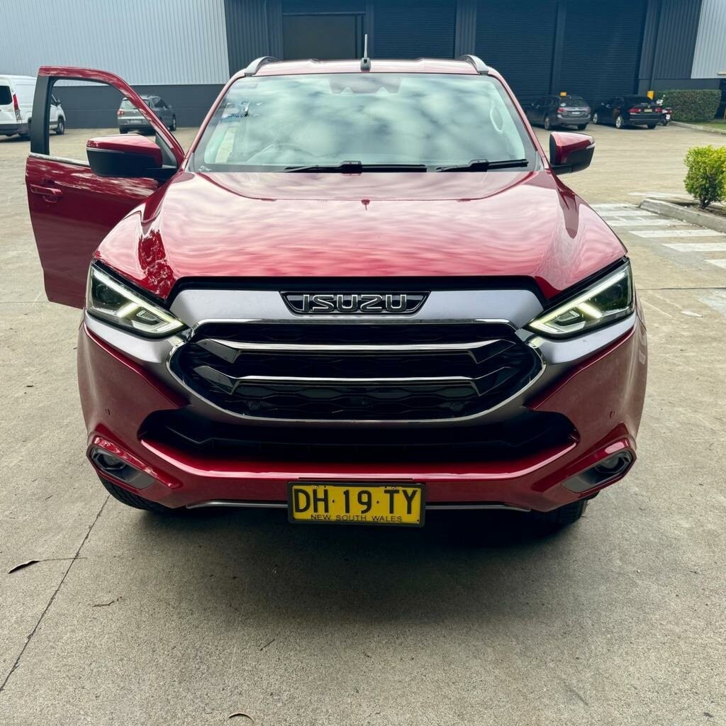 Isuzu Mu-x image 2