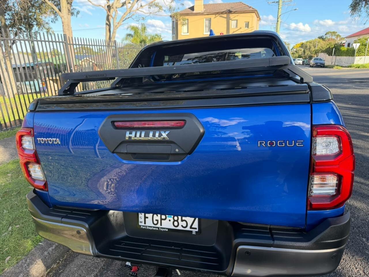 Toyota Hilux image 3