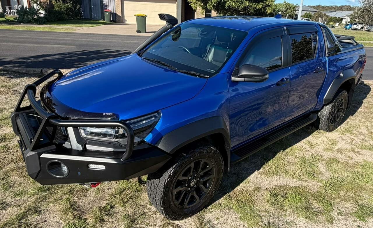 Toyota Hilux image 4