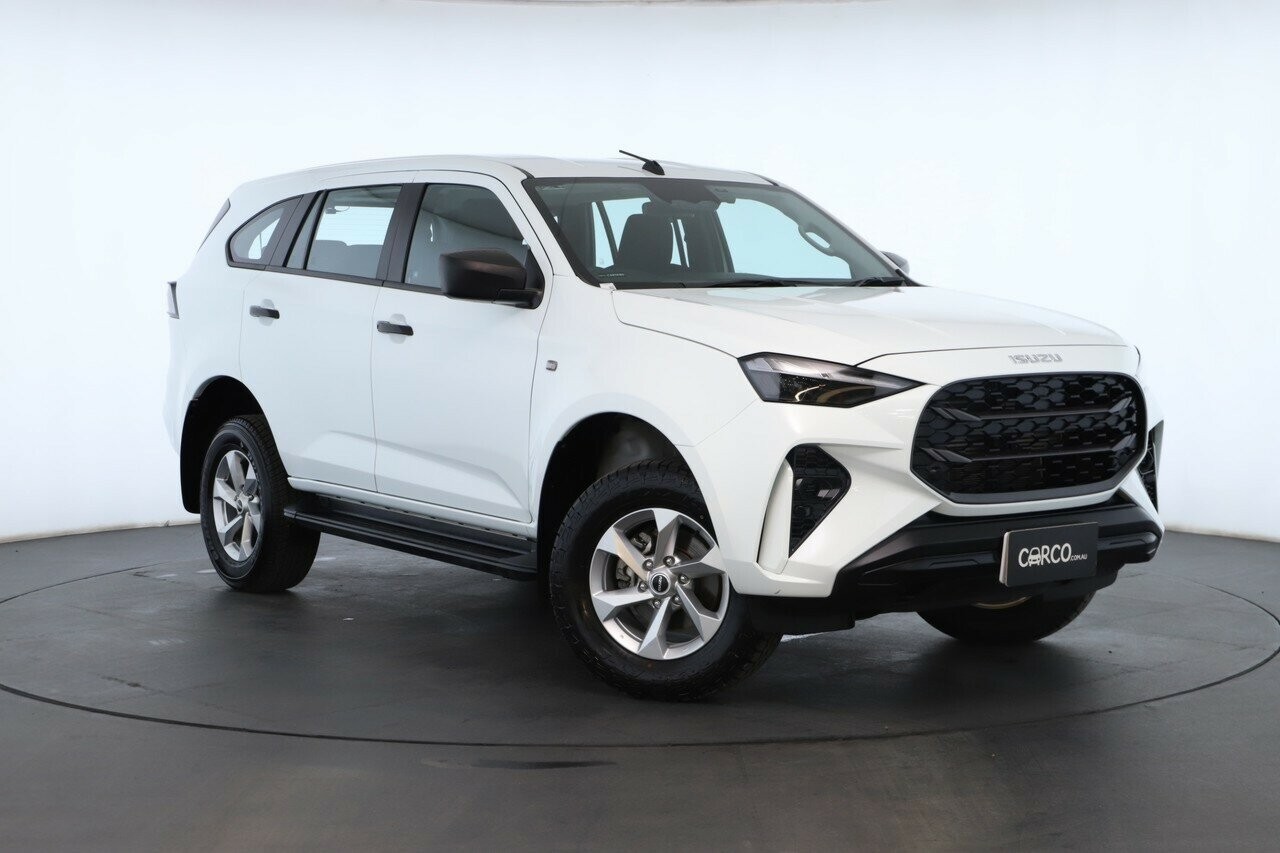 Isuzu Mu-x image 1