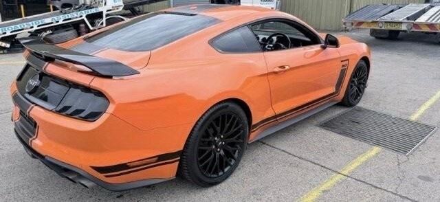 Ford Mustang image 4
