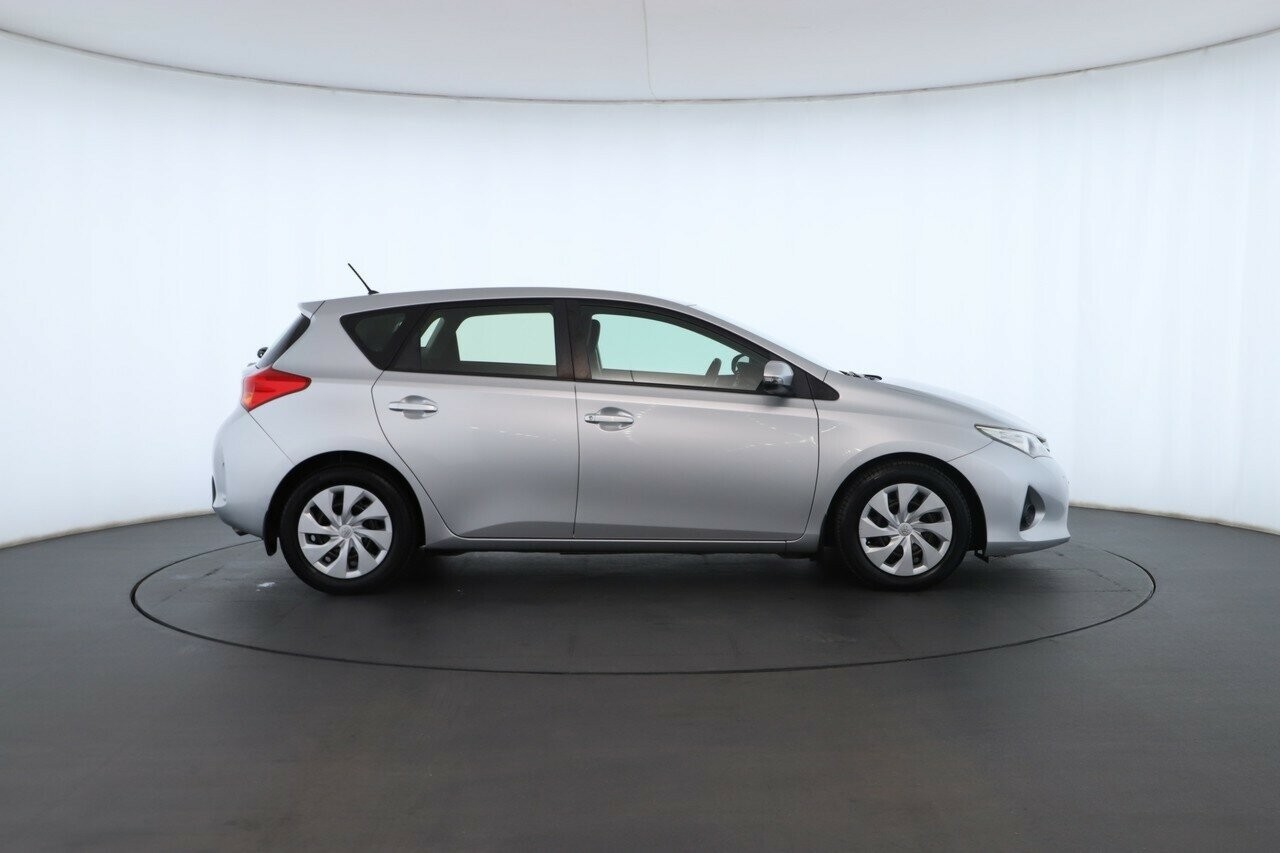 Toyota Corolla image 3