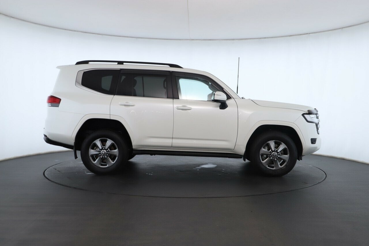 Toyota Landcruiser image 3