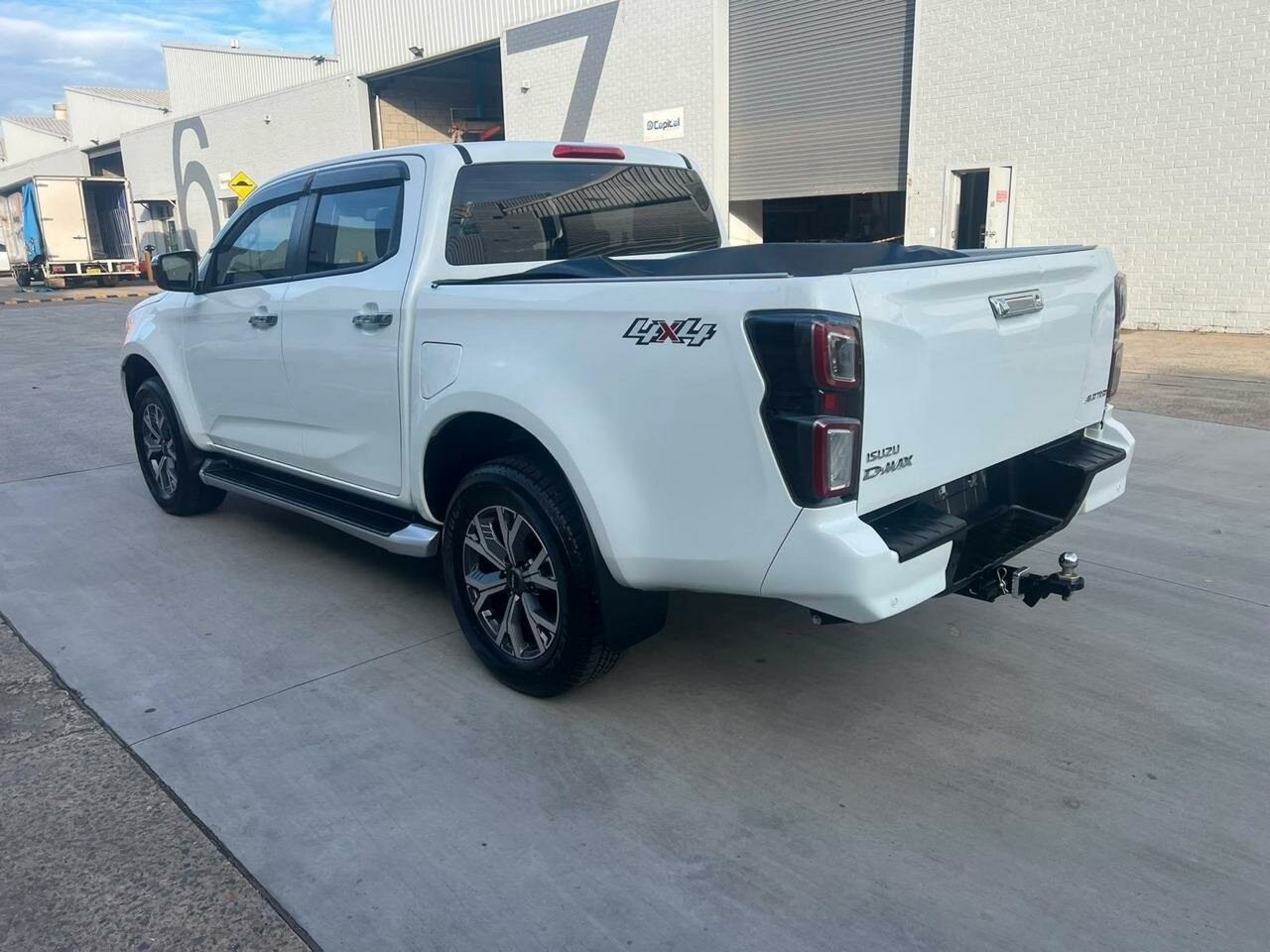 Isuzu D-max image 3