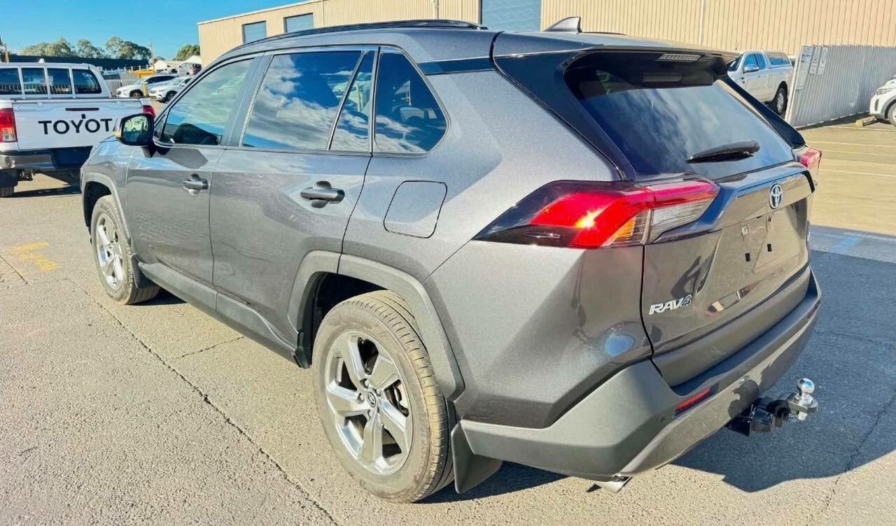 Toyota Rav4 image 3