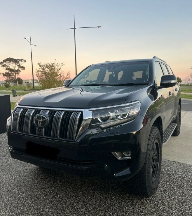 Toyota Landcruiser Prado image 3