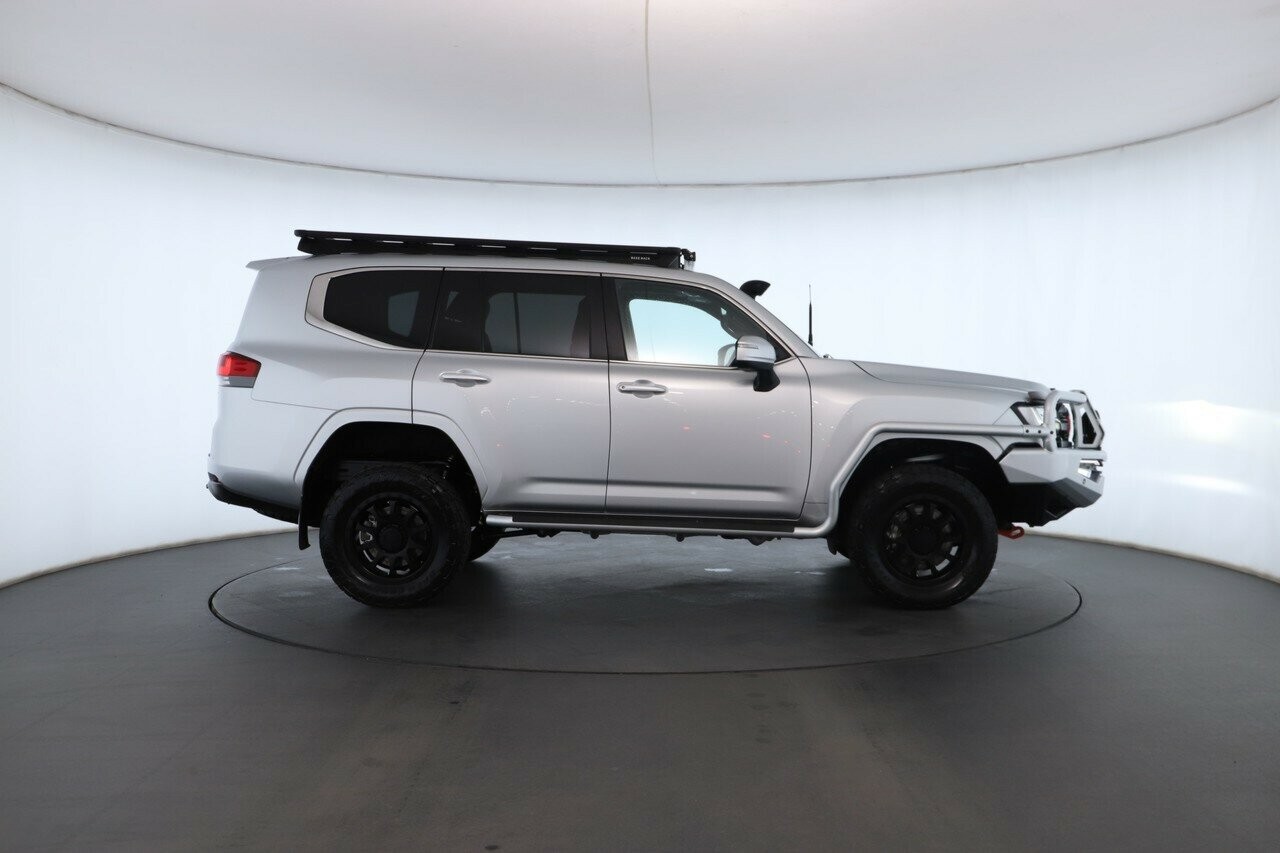 Toyota Landcruiser image 3