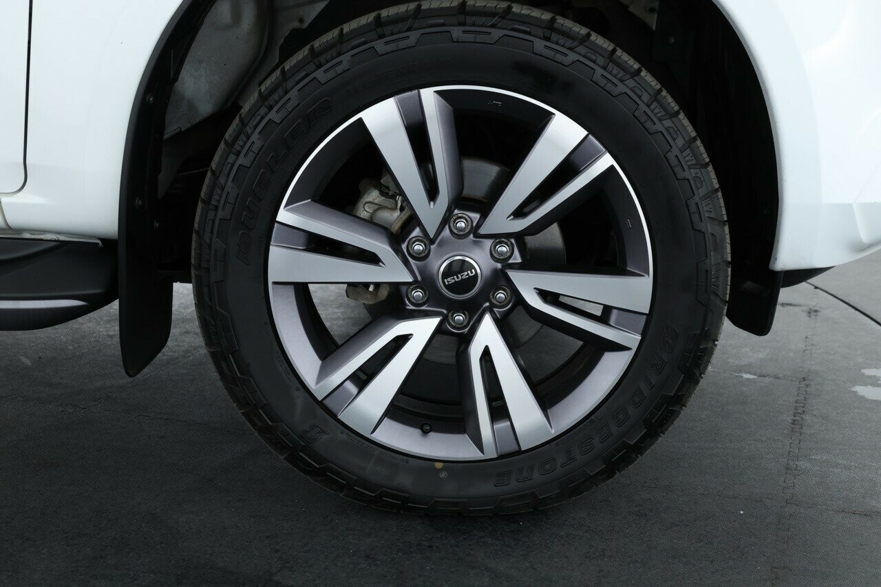 Isuzu Mu-x image 4