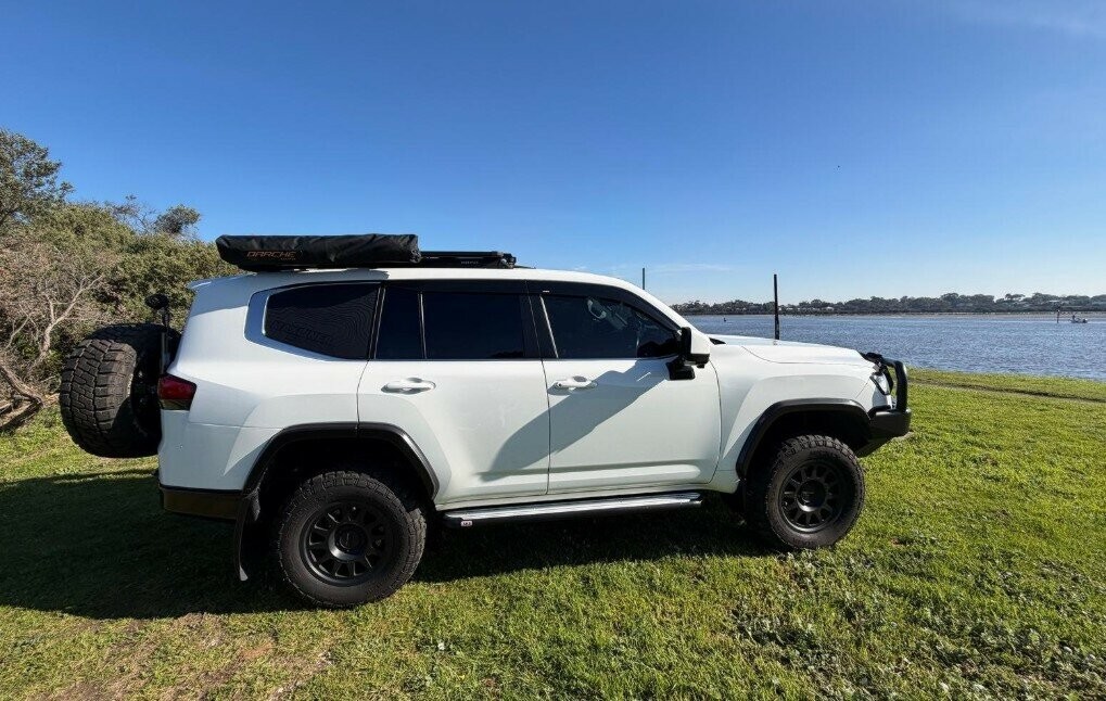 Toyota Landcruiser image 3