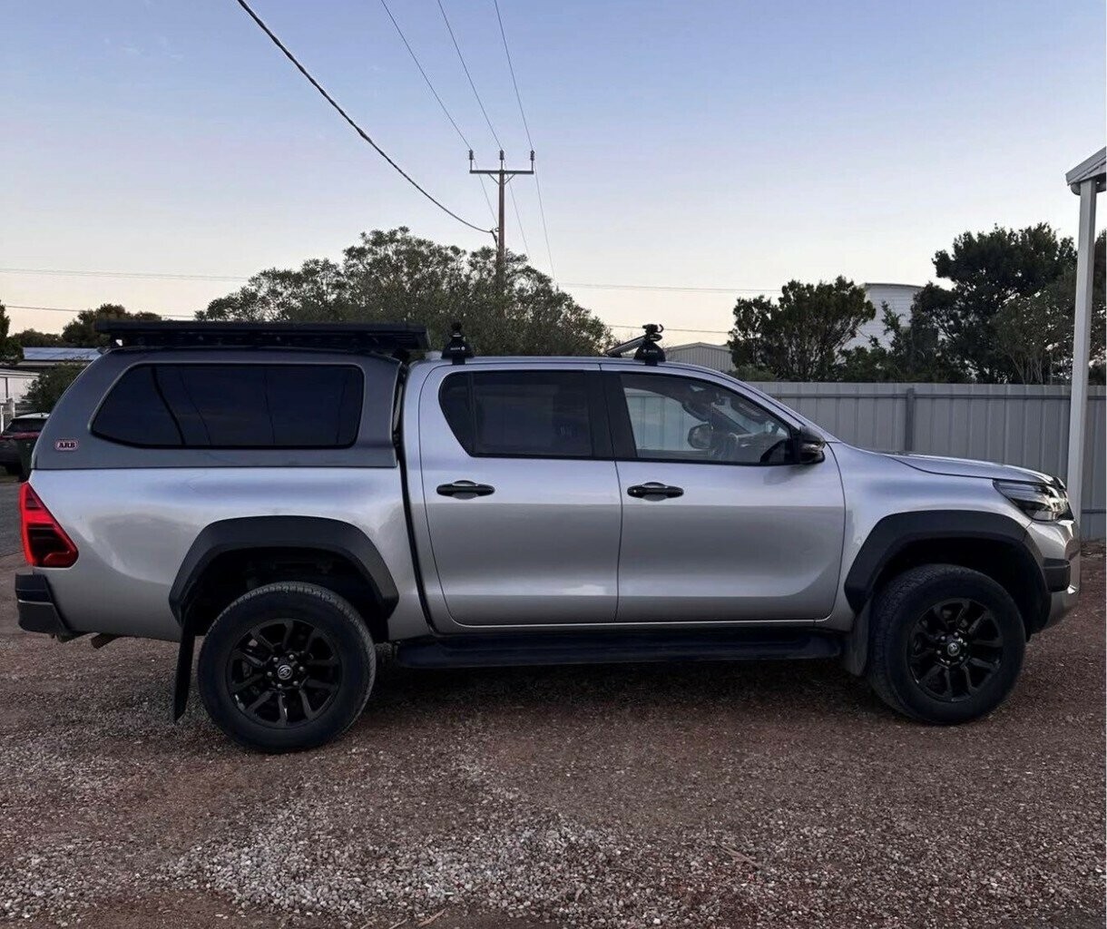 Toyota Hilux image 3