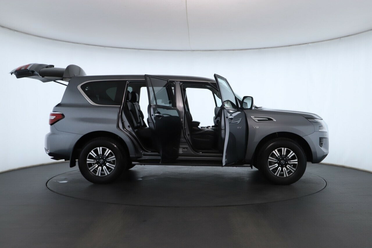Nissan Patrol image 2